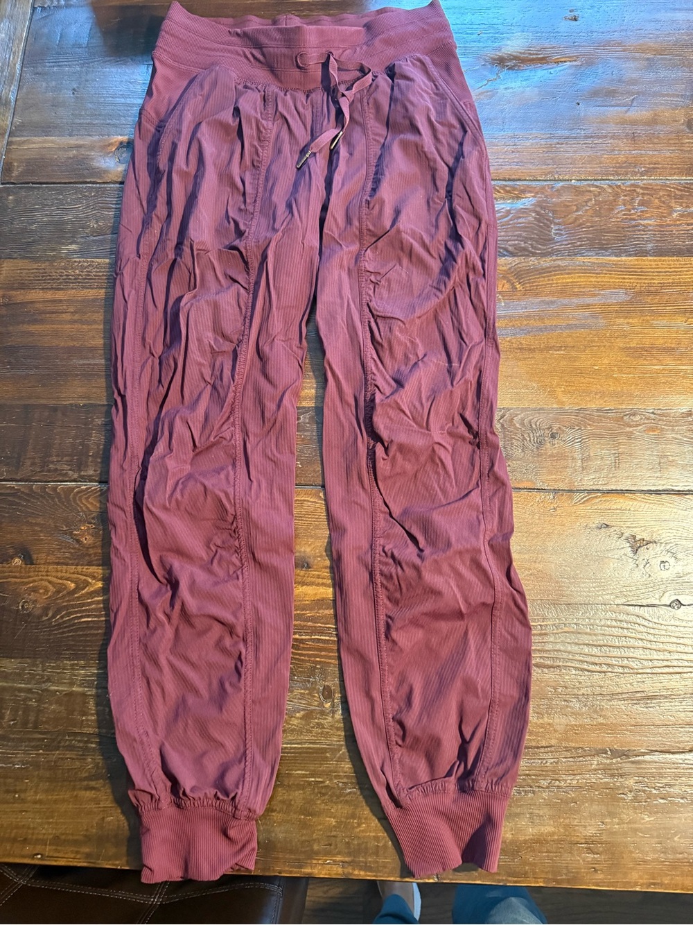 lululemon dance studio midrise Women's Ribbed Jogger Pants - Burgundy/Maroon